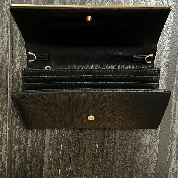 Le Chateau Wallet - Picture 6 of 9